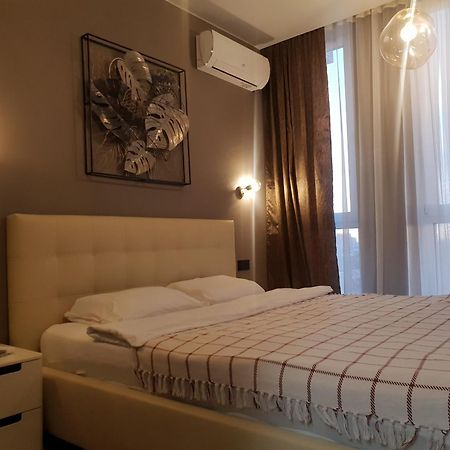 Nyvky Like Home - Fayna Town - Apt 398 Kijów Pokój zdjęcie