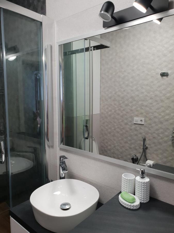 Nyvky Like Home - Fayna Town - Apt 398 Kijów Zewnętrze zdjęcie